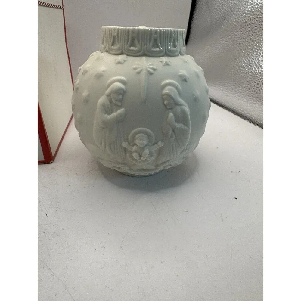 Lenox Ornamental Glow Nativity Votive 4'' Candle Holder Porcelain Original Box